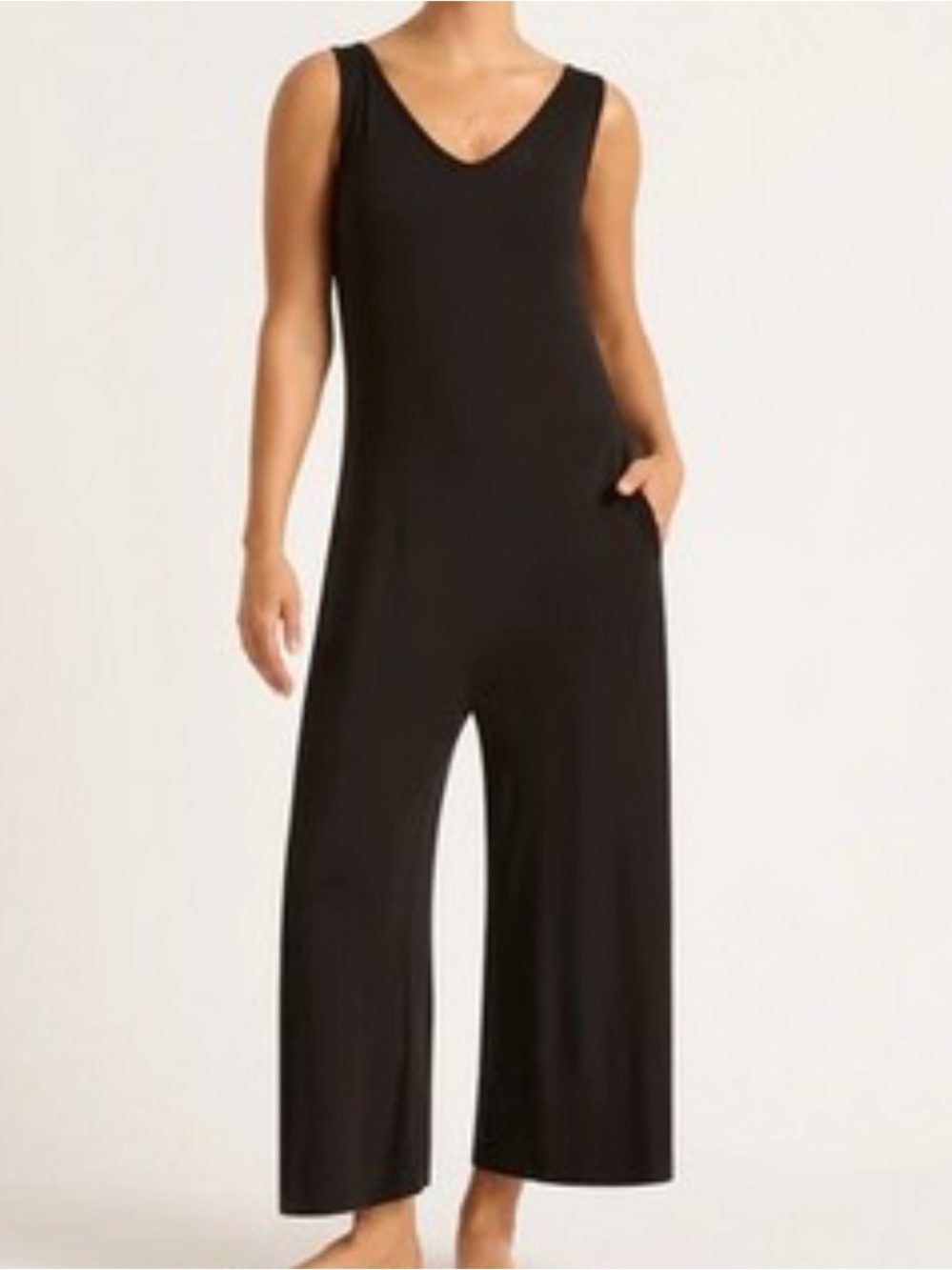LULUS V-Neck Wide-Leg Jumpsuit Romper Pockets Flowy Athleisure Vacation Black S